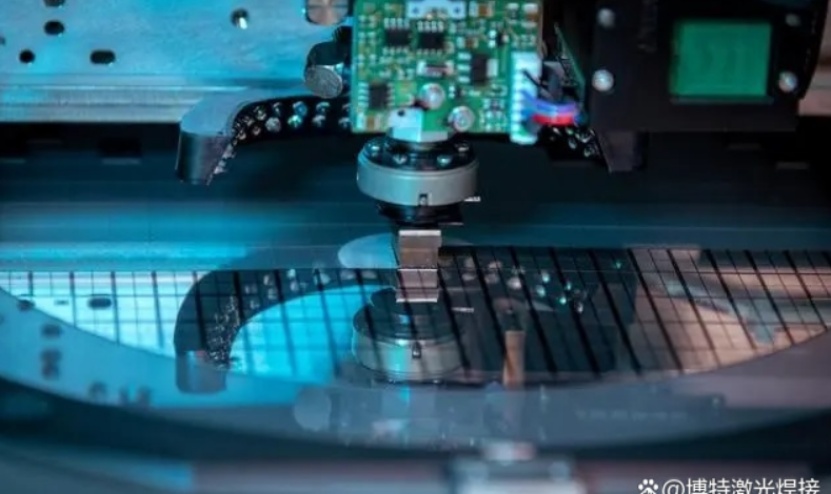 精密划片机智能控制与AI补偿技术趋势