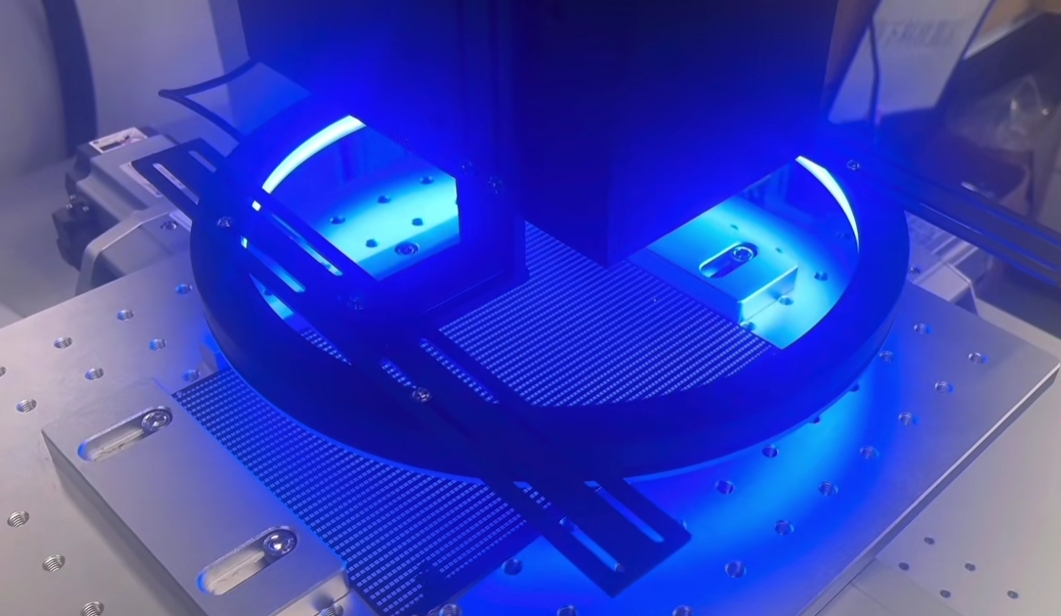 视觉定位激光打标机演示 视觉定位激光打标机演示